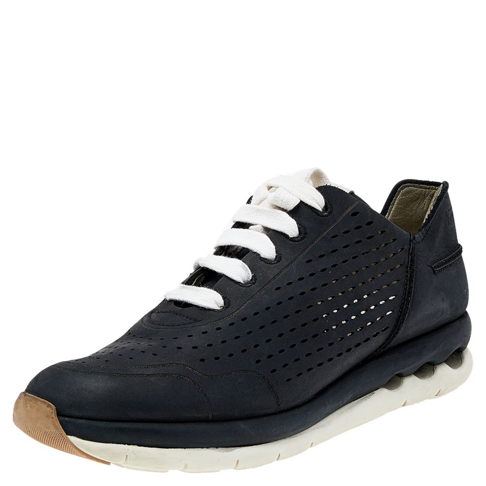 luxury-women-salvatore-ferragamo-used-shoes-p499913-004 Salvatore Ferragamo Black Leather Low Top Sneakers Size 38
