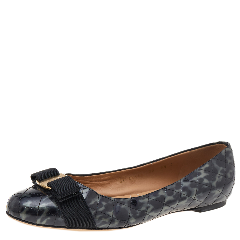 luxury-women-salvatore-ferragamo-used-shoes-p541449-008-2 Salvatore Ferragamo Black Quilted Patent Leather Vara Bow Ballet Flats Size 40