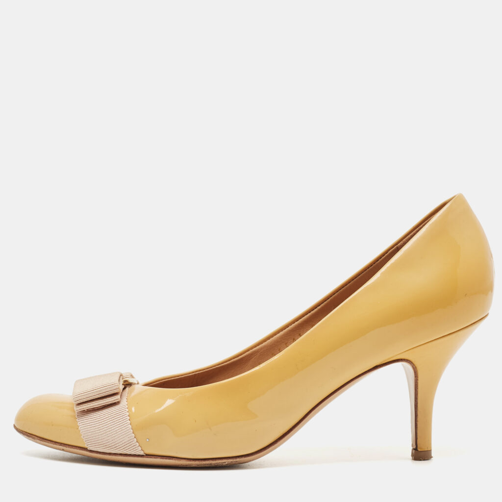 luxury-women-salvatore-ferragamo-used-shoes-p908695-006 Salvatore Ferragamo Beige Patent Leather Vara Bow Block Heel Pumps Size 36.5