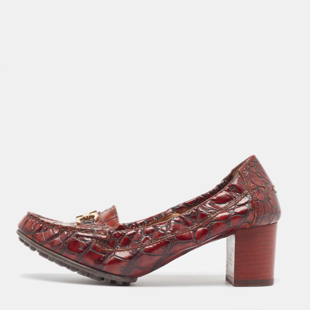 luxury-women-salvatore-ferragamo-used-shoes-p960661-003 Salvatore Ferragamo Brown Crocodile Gancini Loafer Pumps Size 36.5