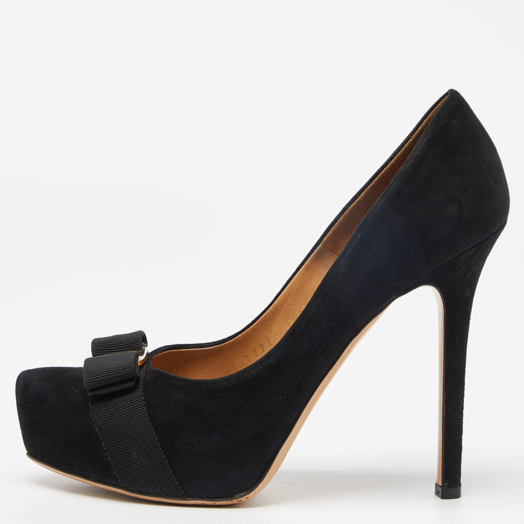 luxury-women-salvatore-ferragamo-used-shoes-p996292-007 Salvatore Ferragamo Black Suede Carla Vara Bow Pumps Size 38