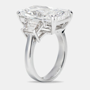 17.00 cts radiant cut and trapezoid lab grown diamond 18k white gold ring size 53