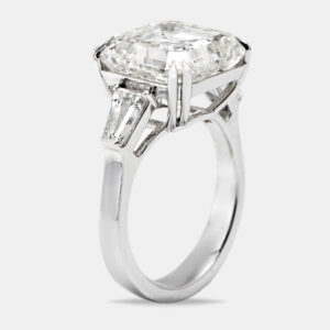 11.00 cts asscher cut and trapezoid lab grown diamond 18k white gold ring size 53