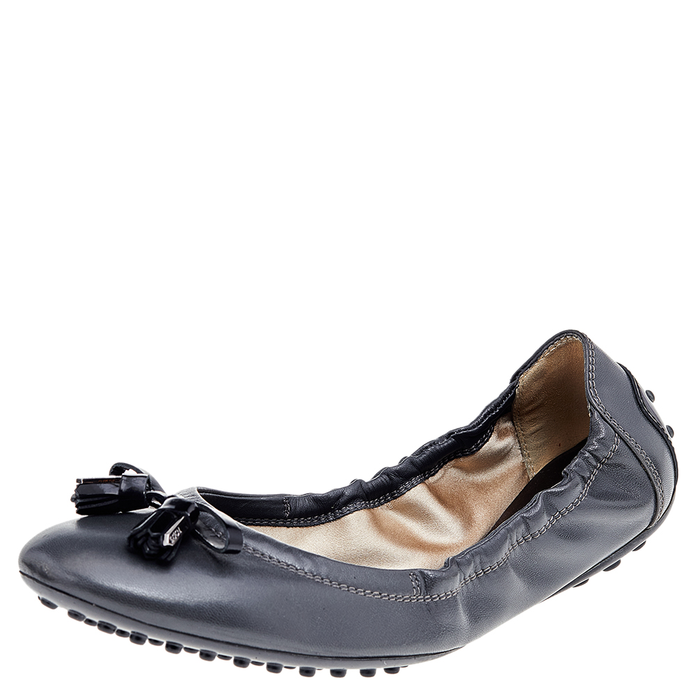 luxury-women-tods-used-shoes-p563308-003-2 Tod's Grey/Black Patent And Leather Buckle Detail Scrunch Ballet Flats Size 36.5