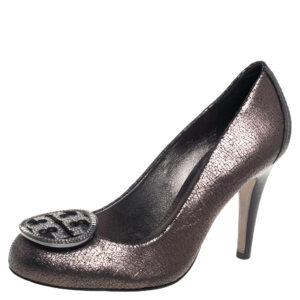 Tory Burch Metallic Grey Leather Embellished Logo Pumps Size 38.5