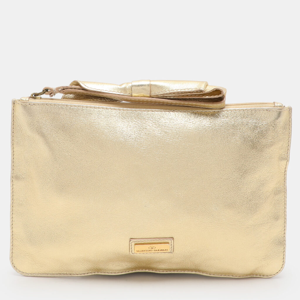 luxury-women-valentino-used-handbags-p1115021-001 Valentino Gold Leather Wristlet Clutch