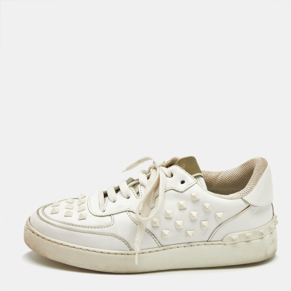luxury-women-valentino-used-shoes-p1156528-002 Valentino White Leather Rockstud Low Top Sneakers Size 39.5