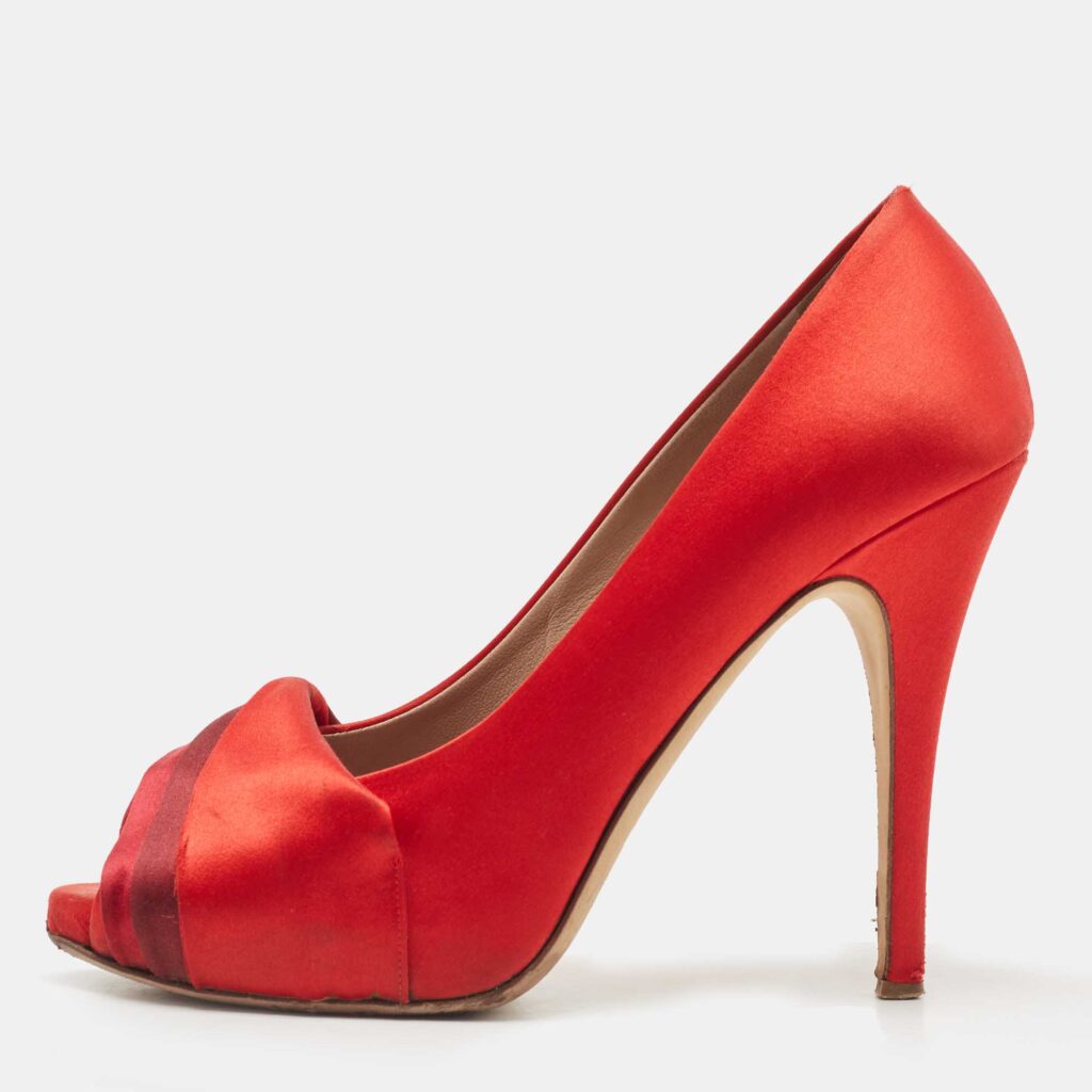 luxury-women-valentino-used-shoes-p810817-003 Valentino Red Pleated Satin Peep Toe Pumps Size 39