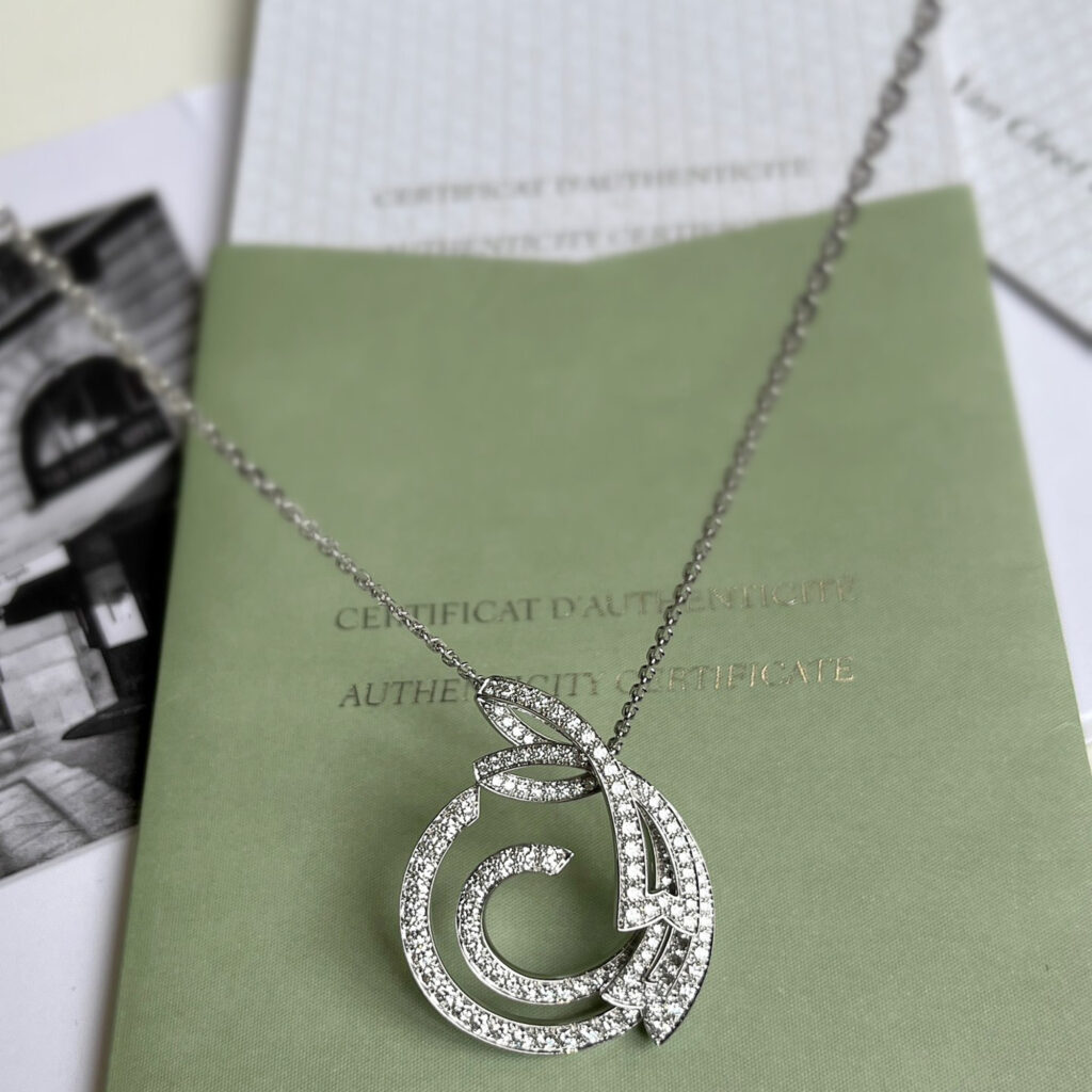 luxury-women-van-cleef-and-arpels-used-fine-jewelry-p1143698-001 Van Cleef & Arpels 18K White Gold Contes d'Hiver Full Diamond Pendant Necklace