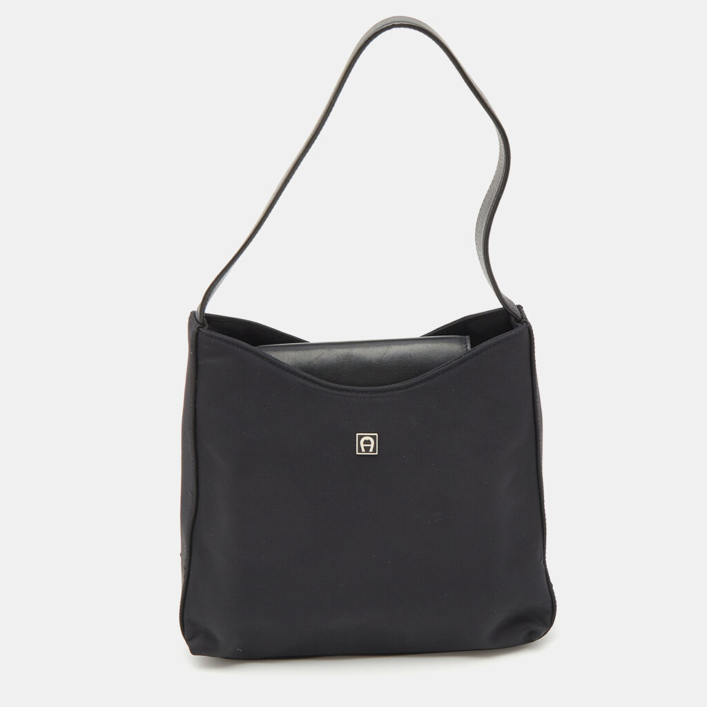 luxury-women-aigner-used-handbags-p1110412-009.jpg Aigner Black Leather and Nylon Flap Hobo