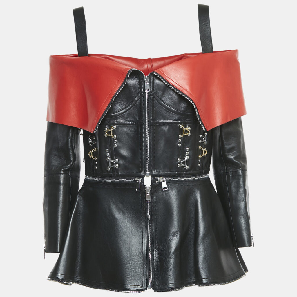 luxury-women-alexander-mcqueen-used-clothes-p1145036-002-2.jpg Alexander McQueen Black/Red Leather Zip Front Cold-Shoulder Top M
