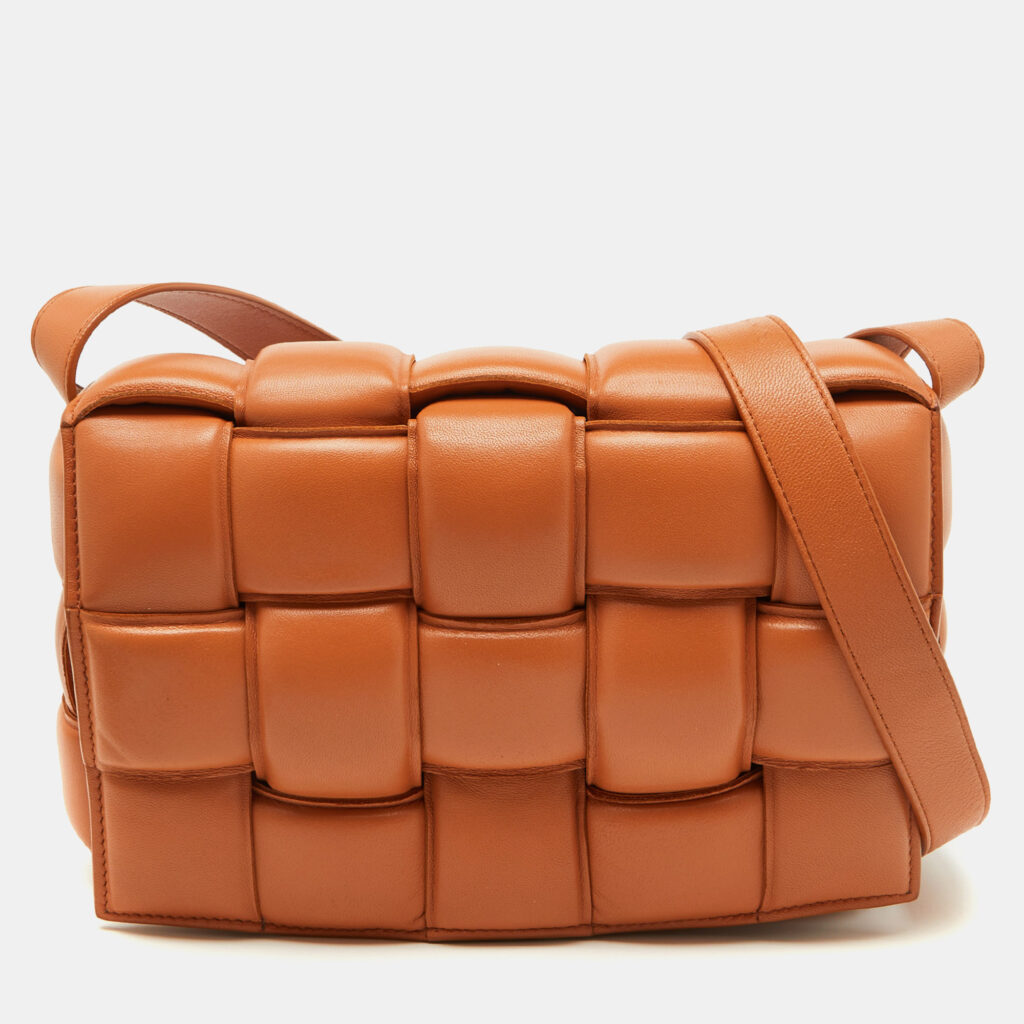 luxury-women-bottega-veneta-used-handbags-p1109736-013.jpg Bottega Veneta Pale Orange Leather Padded Cassette Flap Shoulder Bag