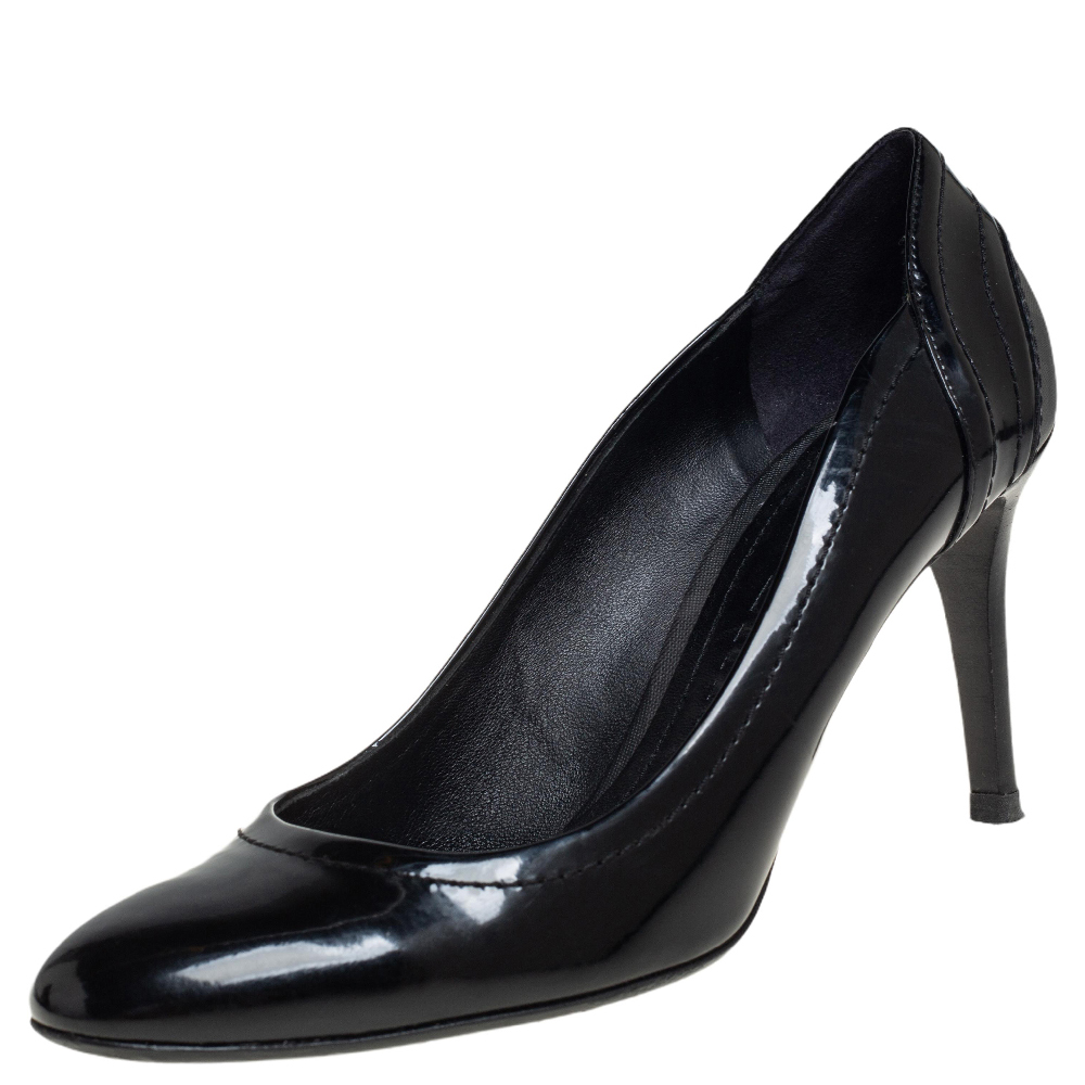 luxury-women-burberry-used-shoes-p454116-004.jpg Burberry Black Patent Leather and Coated Canvas Pumps Size 40