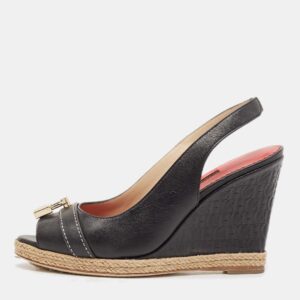 ch carolina herrera black leather wedge sandals size 37