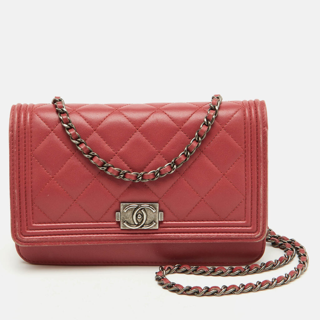 luxury-women-chanel-used-handbags-p1094062-017.jpg Chanel Coral Pink Quilted Leather Boy Flap Wallet On Chain