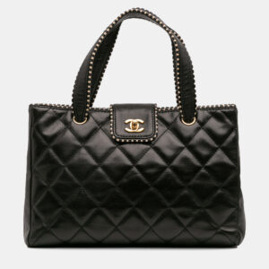 chanel black cc quilted lambskin handbag