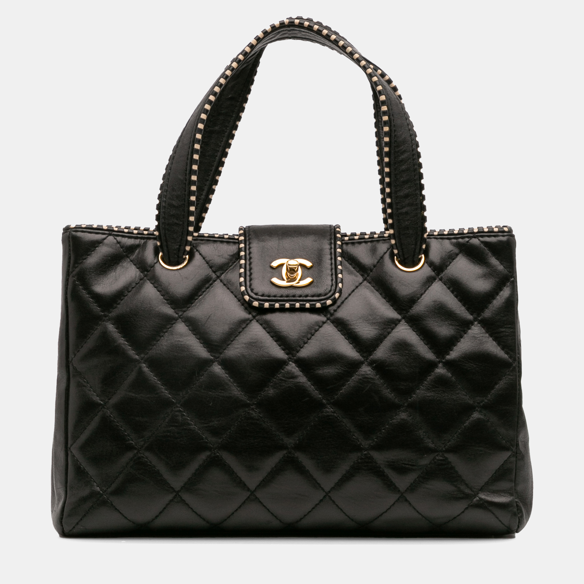 chanel black cc quilted lambskin handbag
