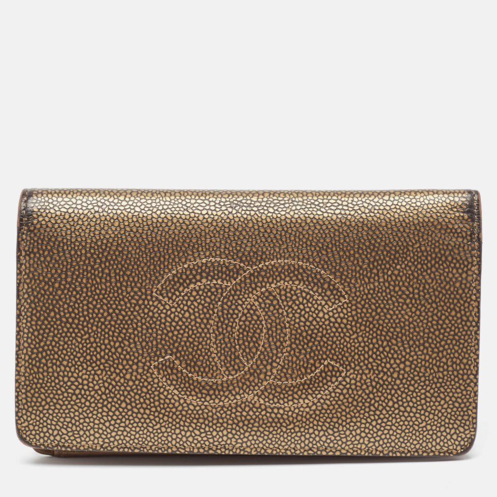 luxury-women-chanel-used-handbags-p962552-013.jpg Chanel Gold Leather Timeless CC L Yen Wallet