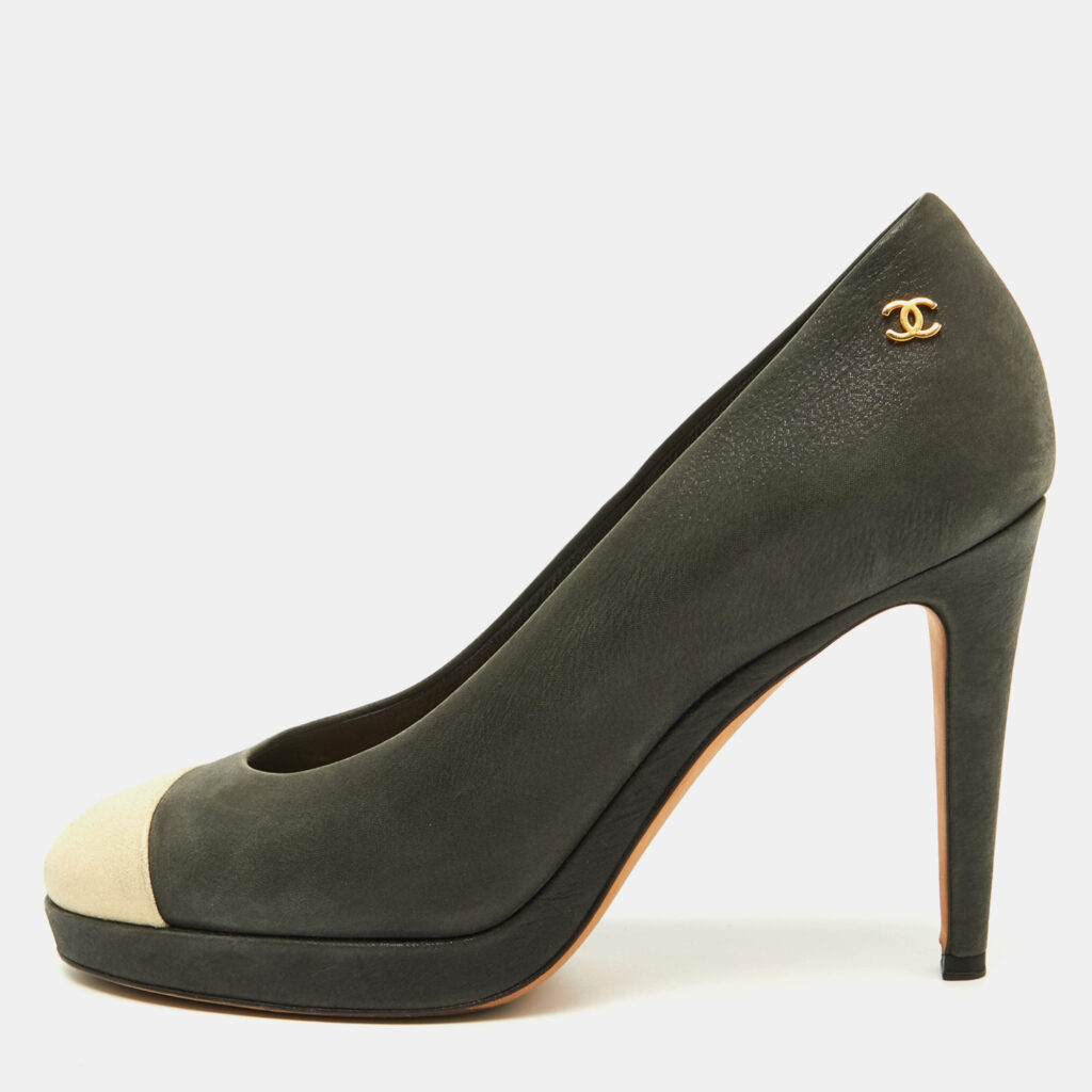 luxury-women-chanel-used-shoes-p1093136-009.jpg Chanel Dark Grey/Gold Leather CC Cap Toe Pumps Size 37