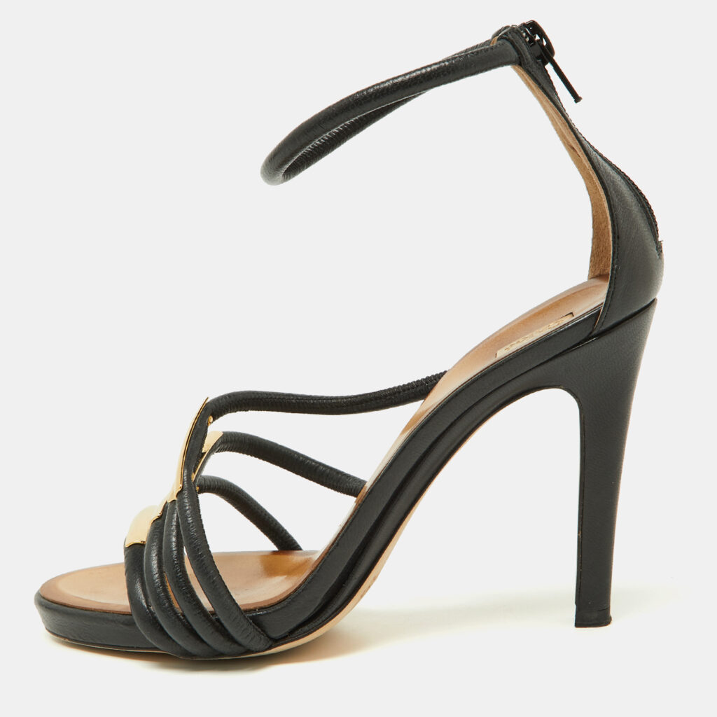 luxury-women-chloe-used-shoes-p929799-001.jpg Chloe Black Leather Strappy Ankle Strap Sandals Size 38