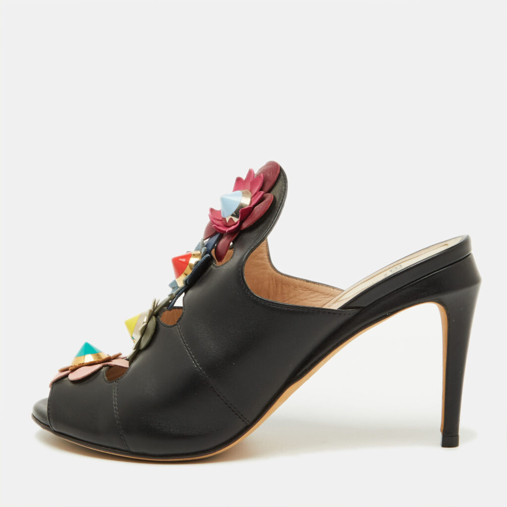 luxury-women-fendi-used-shoes-p1093178-001.jpg Fendi Black Leather Floral Applique Mules Size 37.5