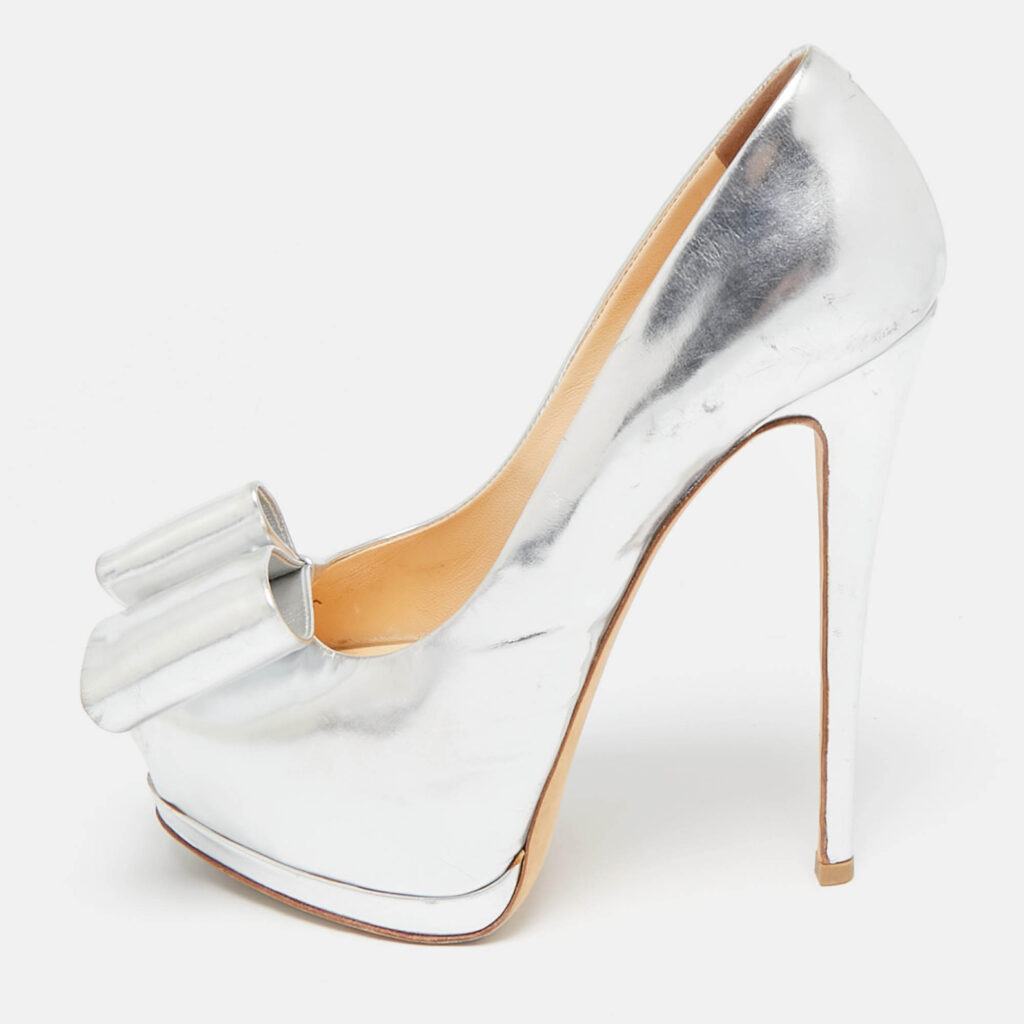 luxury-women-giuseppe-zanotti-used-shoes-p1107371-010.jpg Giuseppe Zanotti Silver Leather Bow Peep Toe Platform Pumps Size 37.5