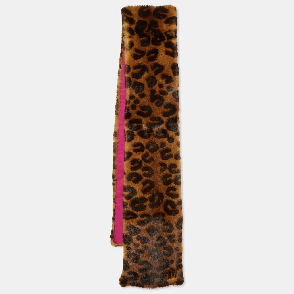 luxury-women-louis-vuitton-used-accessories-p1137167-002-2.jpg Louis Vuitton Brown Leopard Print Mink Fur Metal Logo Detail Stole