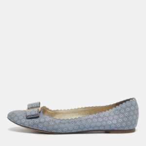 luxury-women-salvatore-ferragamo-used-shoes-p1209291-001.jpg salvatore ferragamo light blue laser cut leather varina ballet flats size 37.5