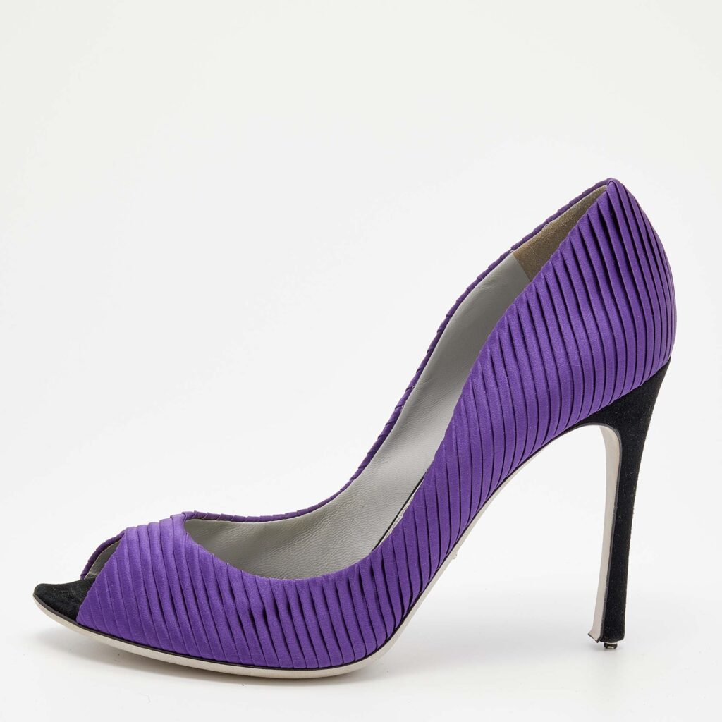 luxury-women-sergio-rossi-used-shoes-p656496-003.jpg Sergio Rossi Purple Pleated Satin Peep Toe Pumps Size 40