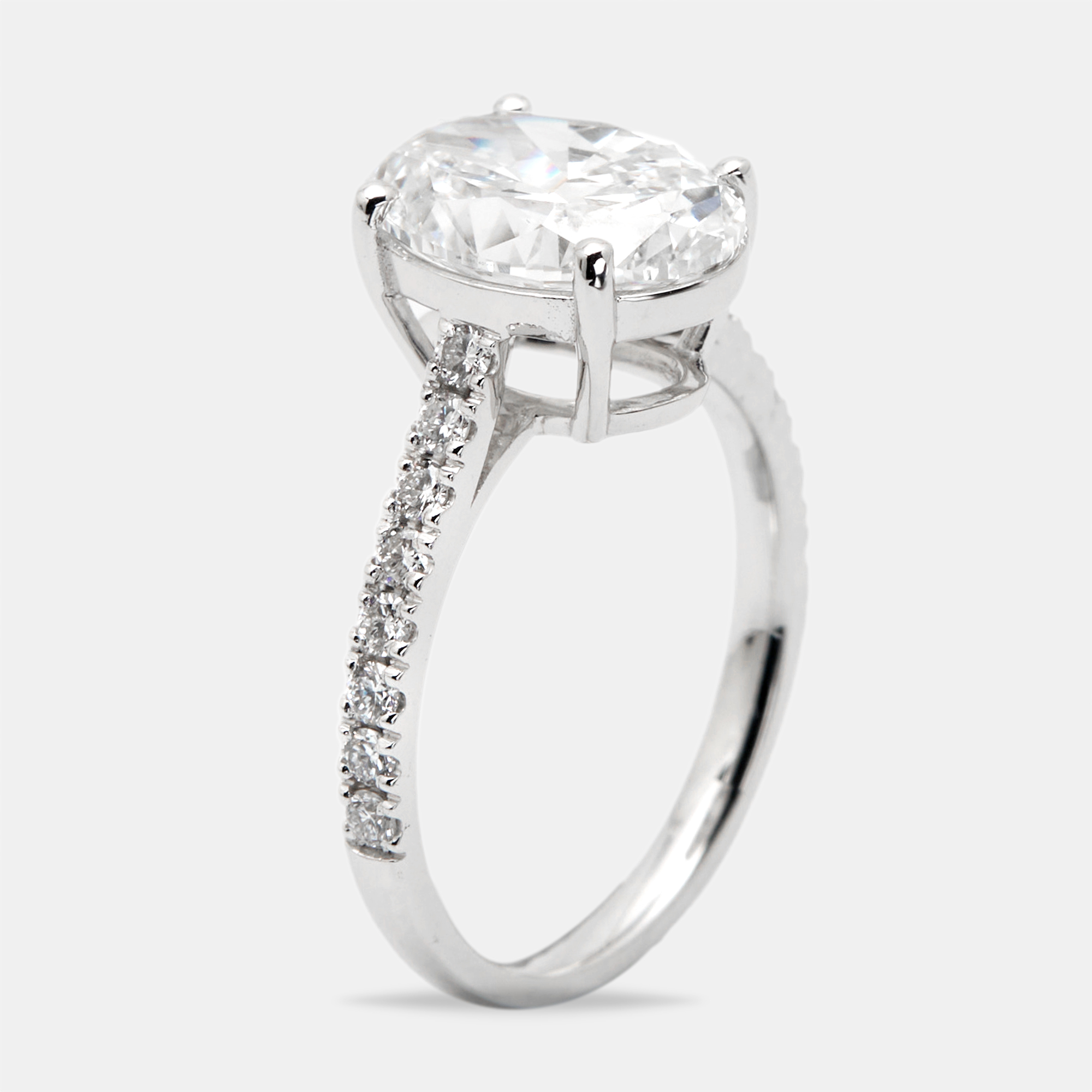 3.30 cts oval and round lab grown diamond 18k white gold ring size 51