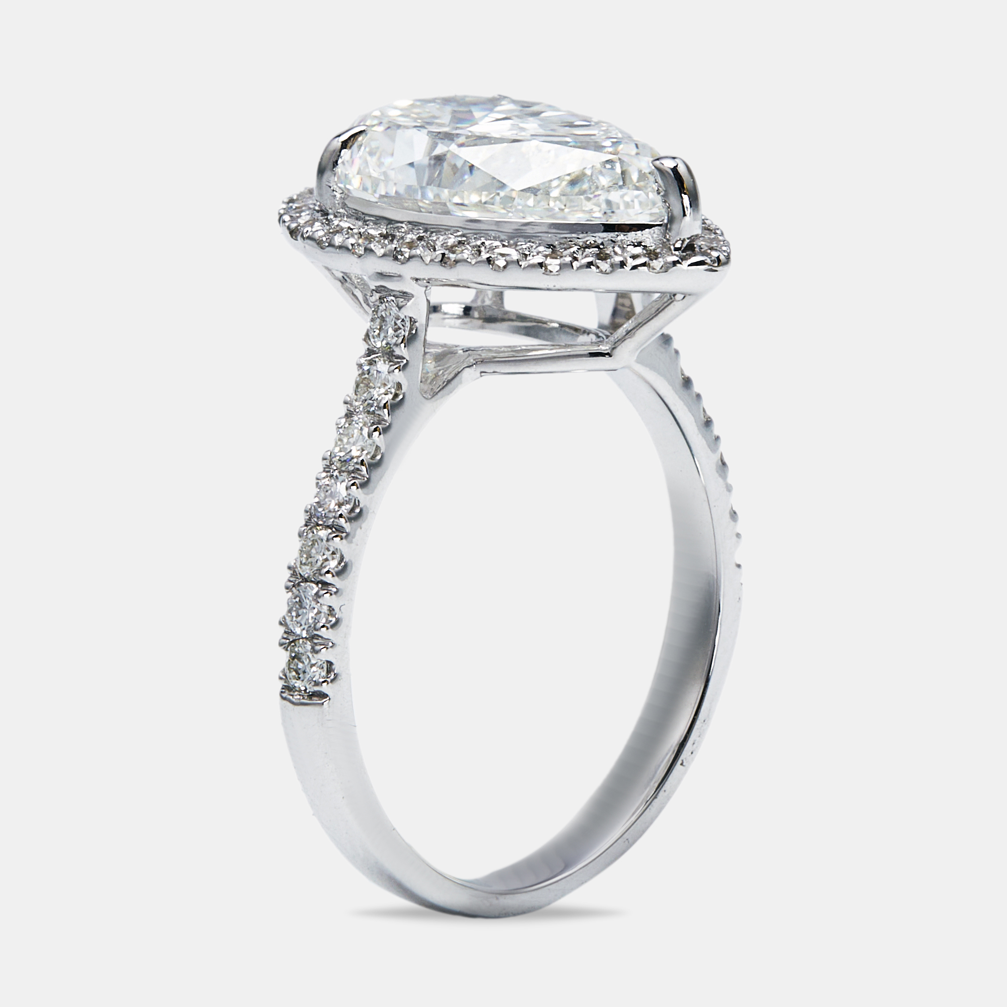 4.50 cts pear round 18k white gold lab grown diamonds ring size 51