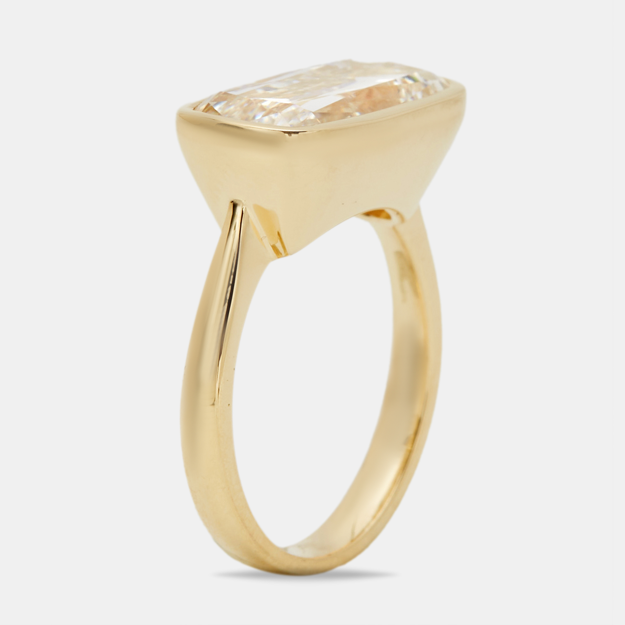 5.30 cts elongated cushion 18k yellow gold ring size 53