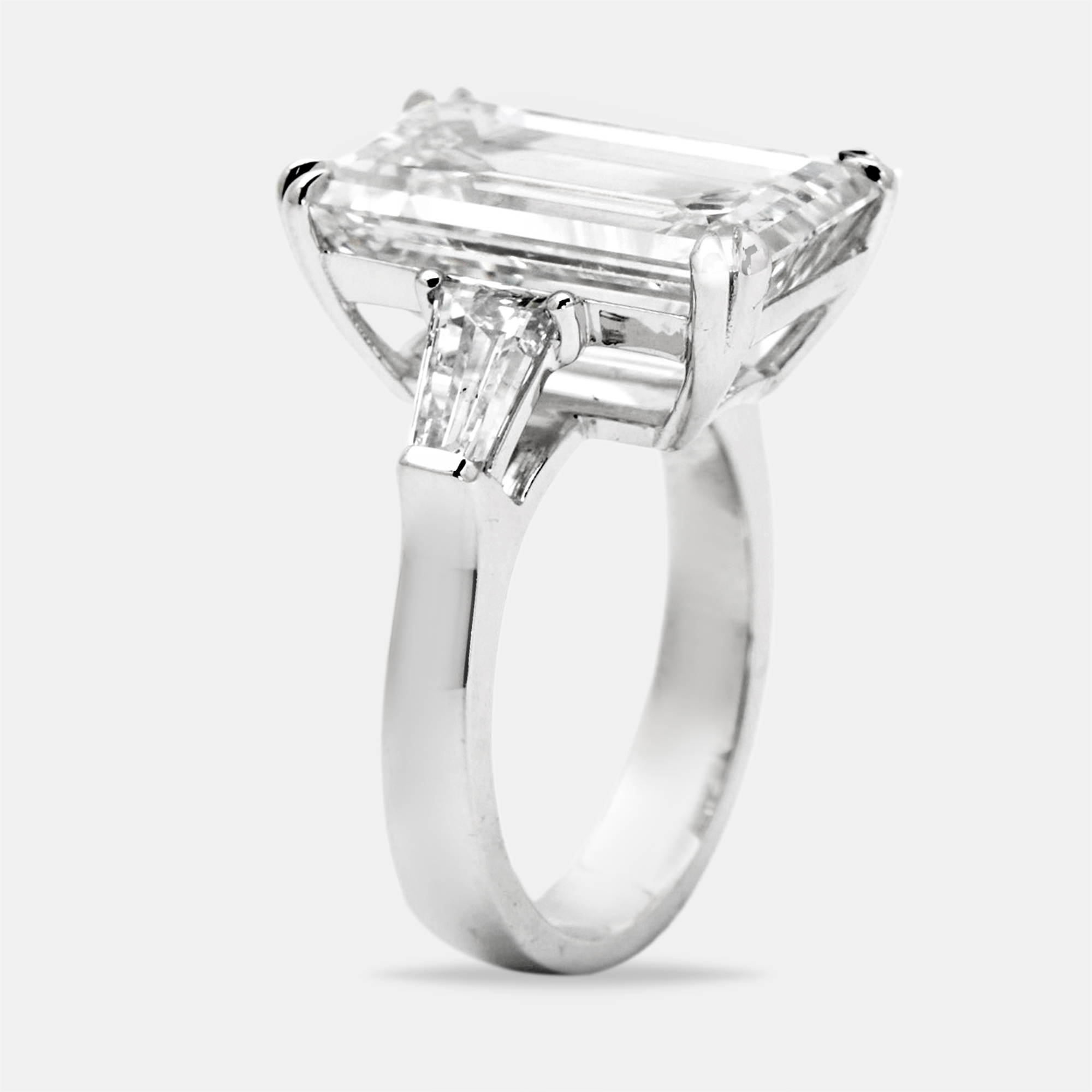 10.50 cts emerald cut and tapper lab grown diamond 18k white gold ring size 53
