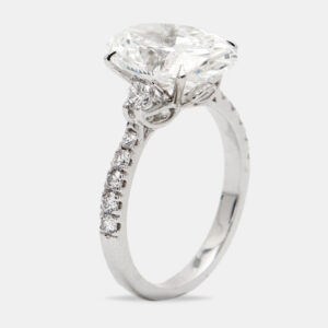 luxury-women-the-diamond-edit-new-fine-jewelry-p1176014-001.jpg 5.25 cts oval and round lab grown diamond 18k white gold ring size 54
