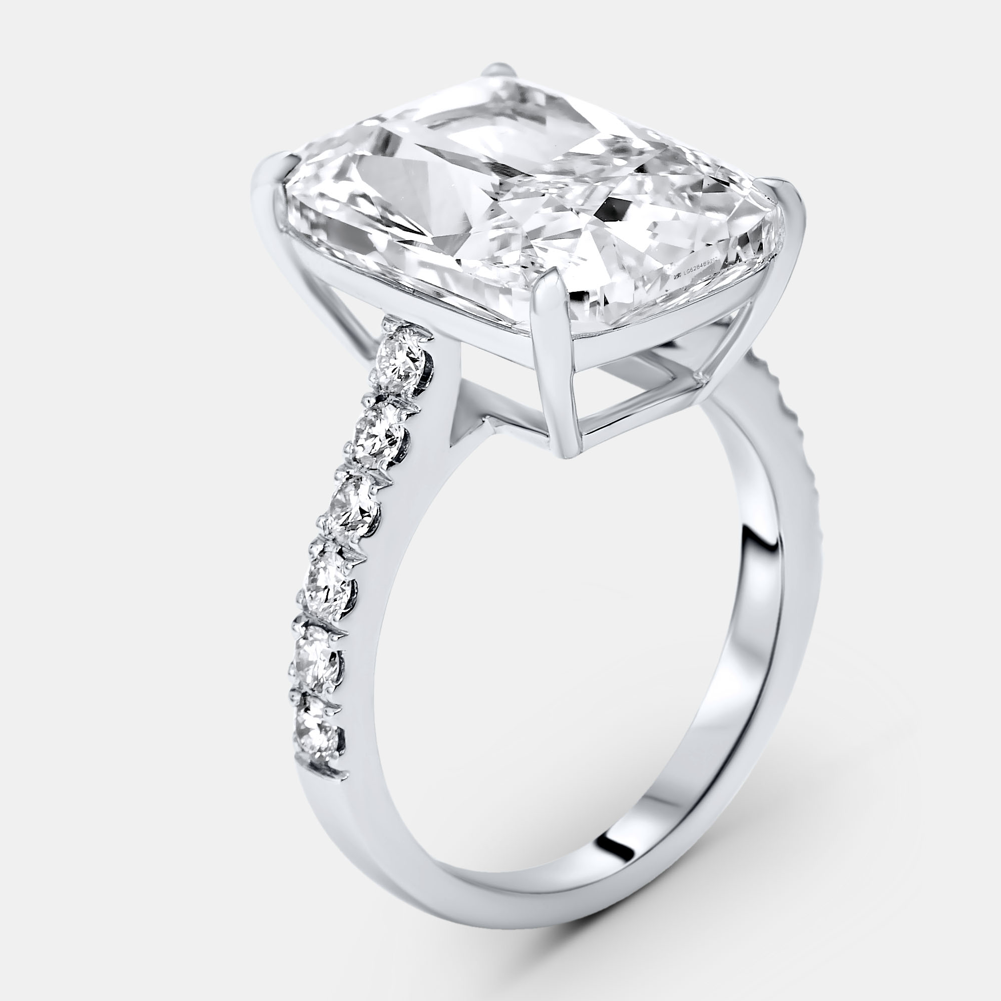 10.50 cts radiant and round lab grown diamonds 18k white gold ring size 54