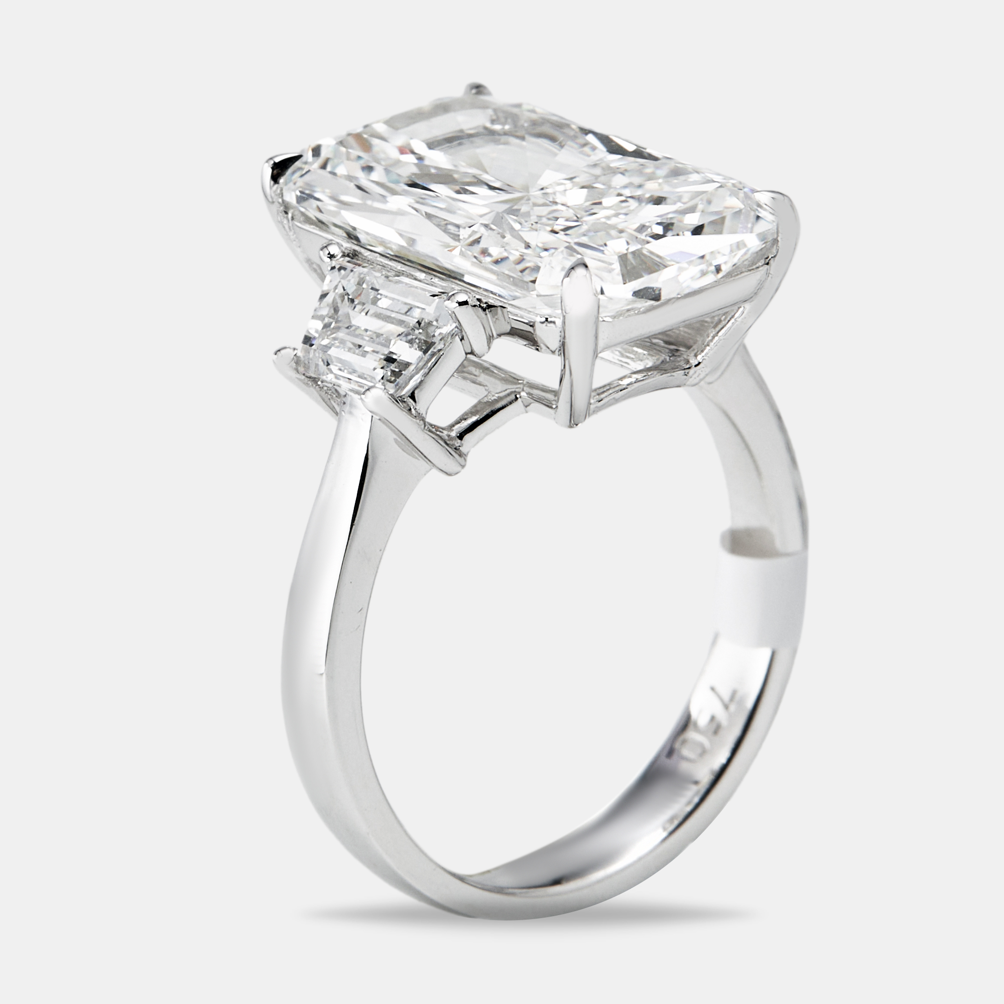 8 cts radiant and trapezoid lab grown diamonds 18k white gold ring size 54