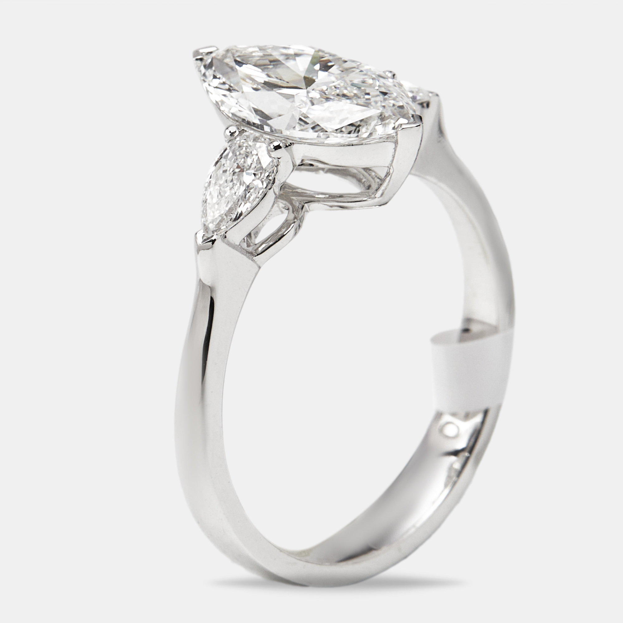 1.9 cts marquise and pear lab grown diamonds 18k white gold ring size 51