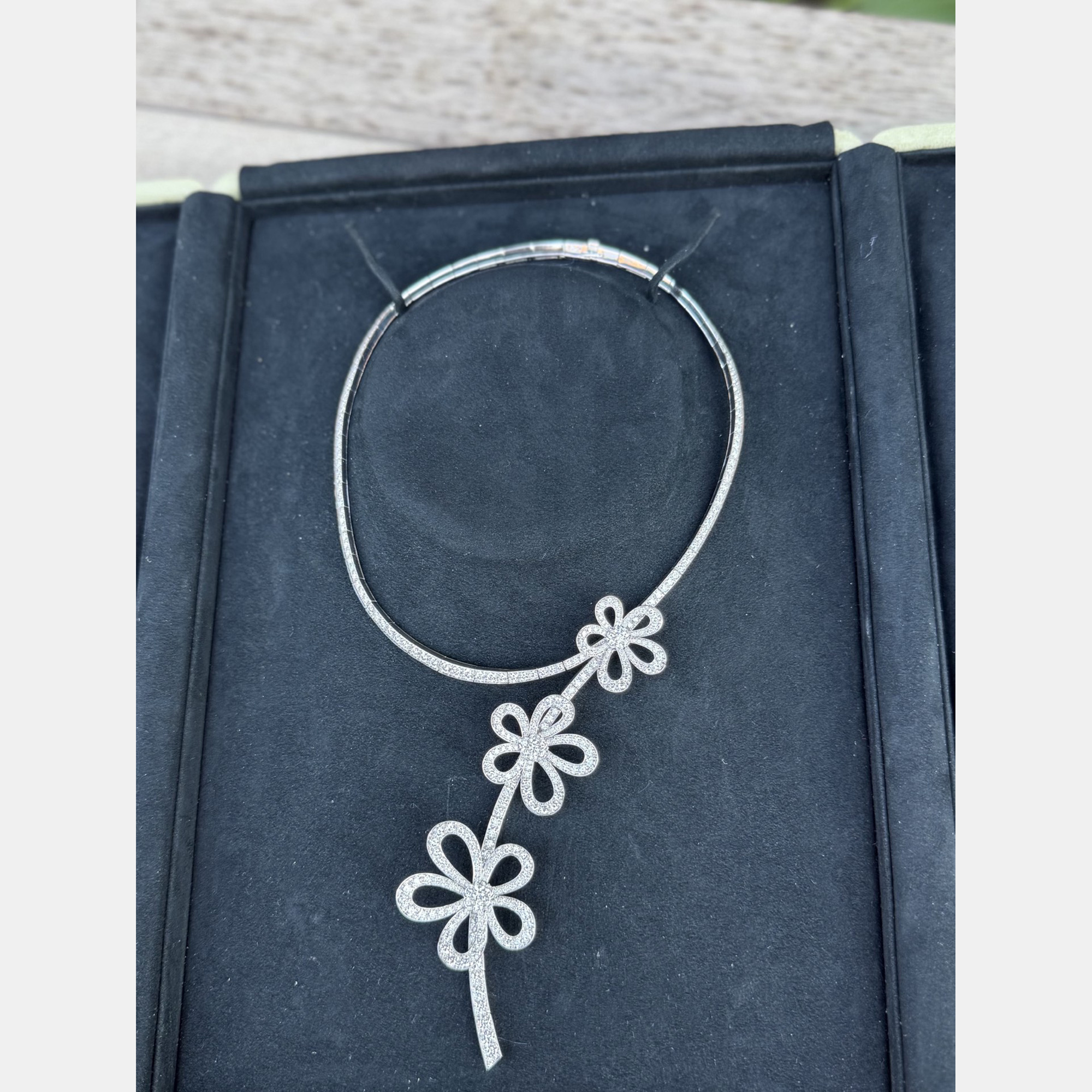 van cleef & arpels flowerlace 18k white gold diamond necklace