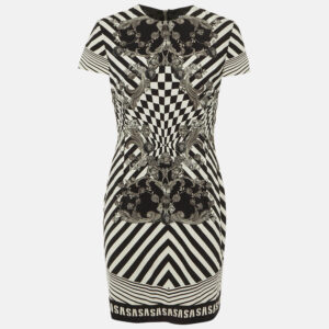luxury-women-versus-versace-used-clothes-p1209968-001.jpg versus versace monochrome printed crepe shift dress l