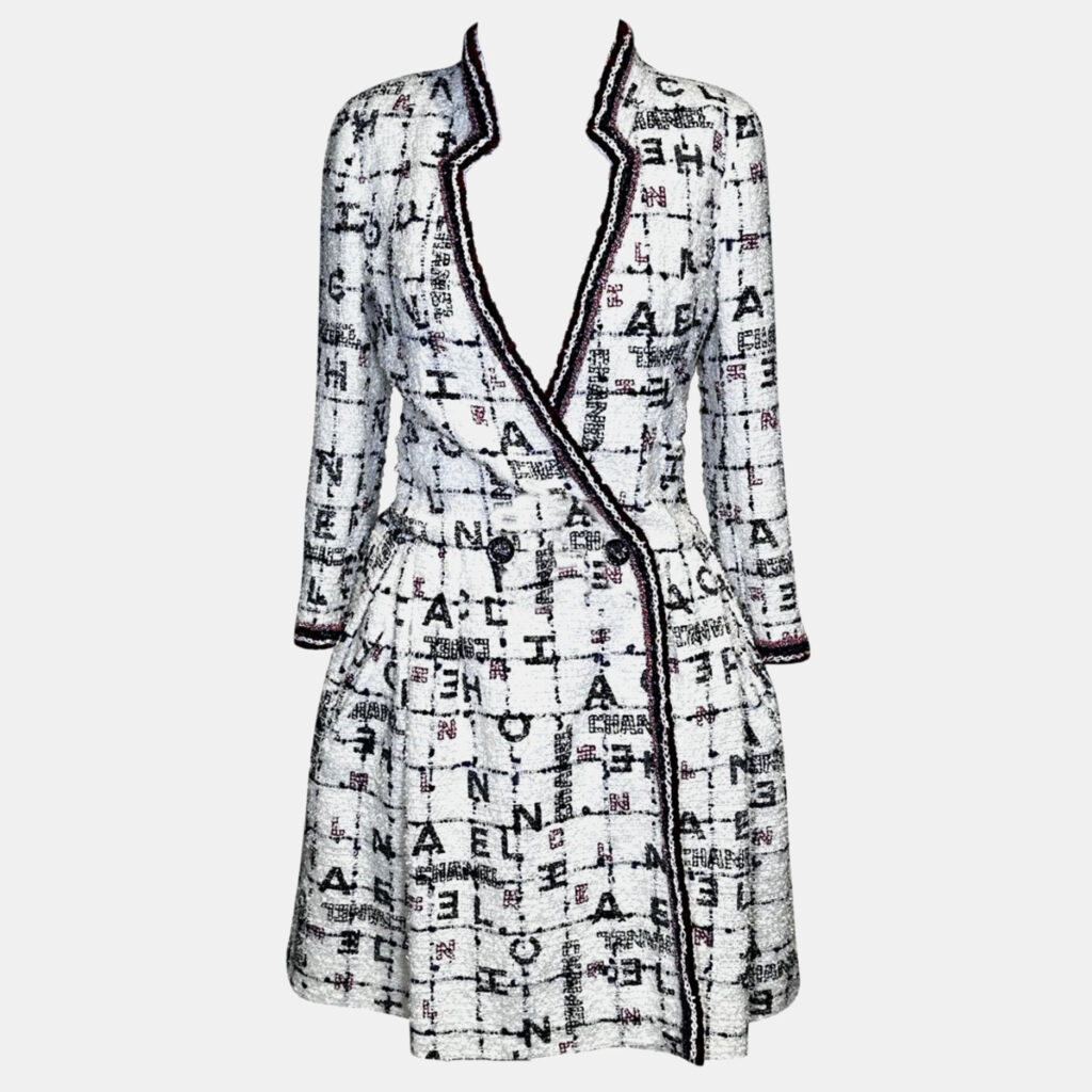 luxury-women-chanel-used-clothes-p1090636-007.jpg Chanel White/Black Logo 20S Tweed Dress XS