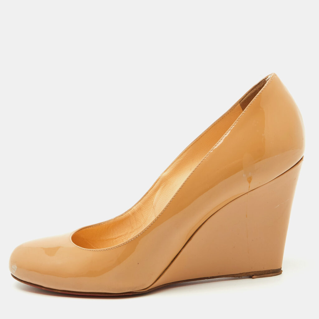 luxury-women-christian-louboutin-used-shoes-p1090880-004.jpg Christian Louboutin Beige Patent Leather RonRon Zeppa Wedge Pumps Size 38.5