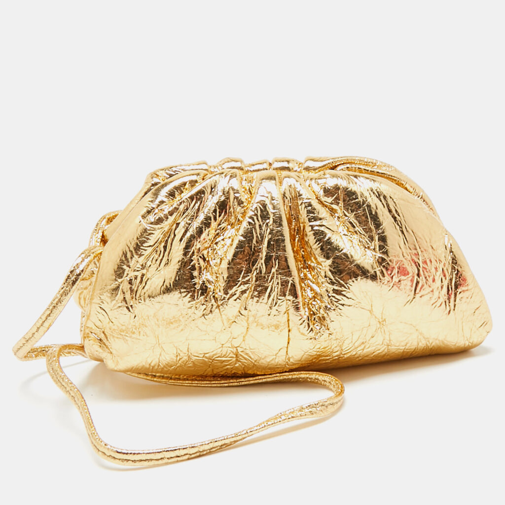 luxury-women-bottega-veneta-used-handbags-p1088048-011.jpg Bottega Veneta Gold Patent Leather The Pouch Coin Purse