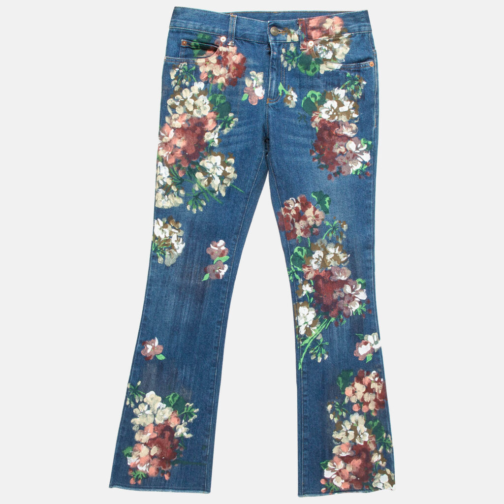 luxury-women-gucci-used-clothes-p1007201-008.jpg Gucci Blue Floral Hand Painted Denim Jeans XS Waist 23"