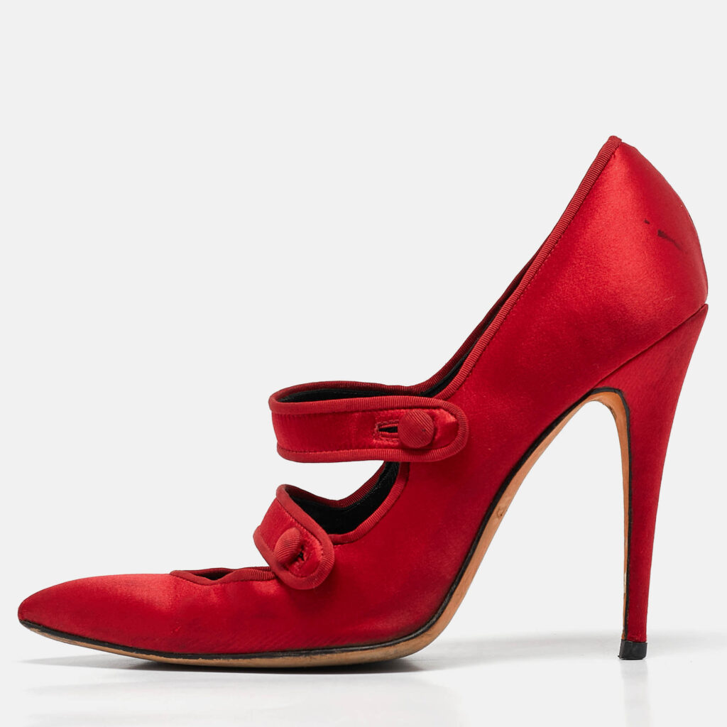 luxury-women-manolo-blahnik-used-shoes-p1082150-010.jpg Manolo Blahnik Red Satin D'orsay Pumps Size 37