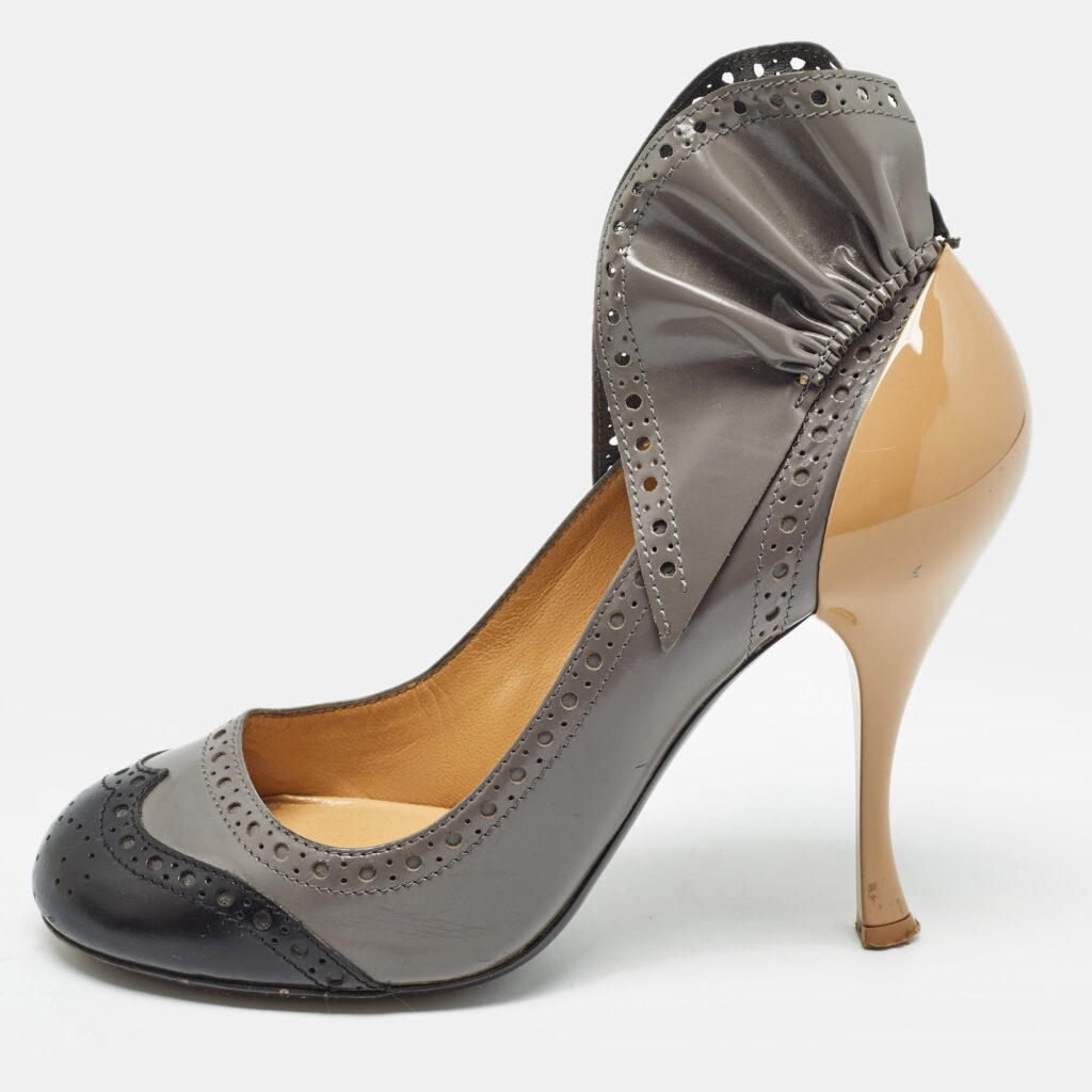 luxury-women-miu-miu-used-shoes-p1013241-001.jpg Miu Miu Grey/Black Brogue Leather Pumps Size 35