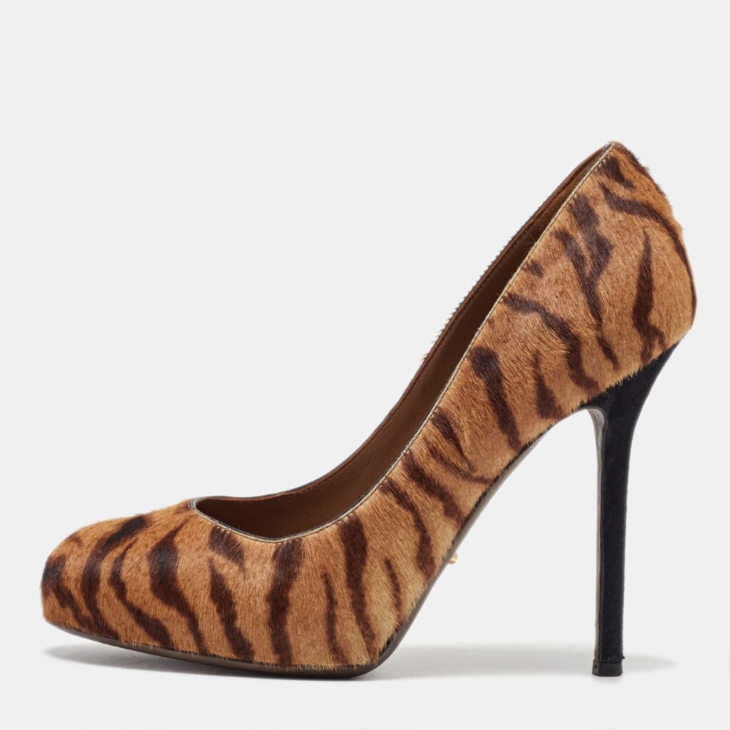 luxury-women-sergio-rossi-used-shoes-p1078552-003.jpg Sergio Rossi Brown Tiger Stripes Print Calf Hair Platform Pumps Size 36.5