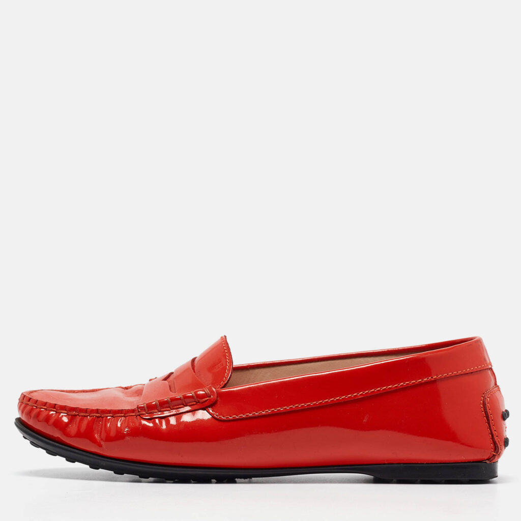 luxury-women-tods-used-shoes-p1017700-010.jpg Tod's Red Patent Leather Gommino Loafers Size 38