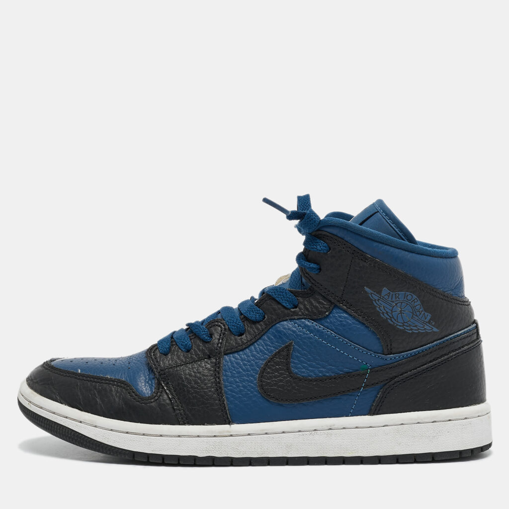 Air Jordans Blue/White Leather Air Jordan 1 Mid Top Sneakers Size 42 Air Jordans Blue/White Leather Air Jordan 1 Mid Top Sneakers Size 42