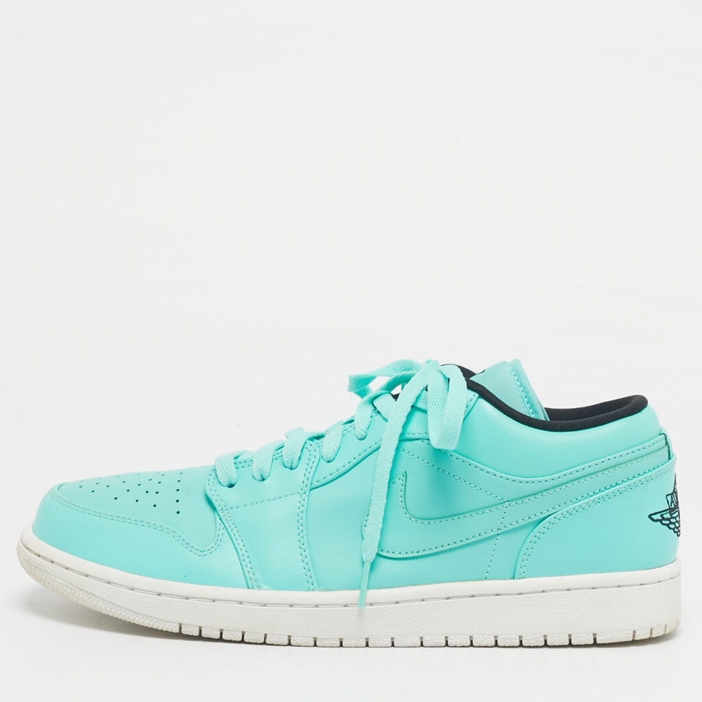 Air Jordans Green Leather Jordan 1 Low Hyper Turquoise Sneakers Size 44 Air Jordans Green Leather Jordan 1 Low Hyper Turquoise Sneakers Size 44