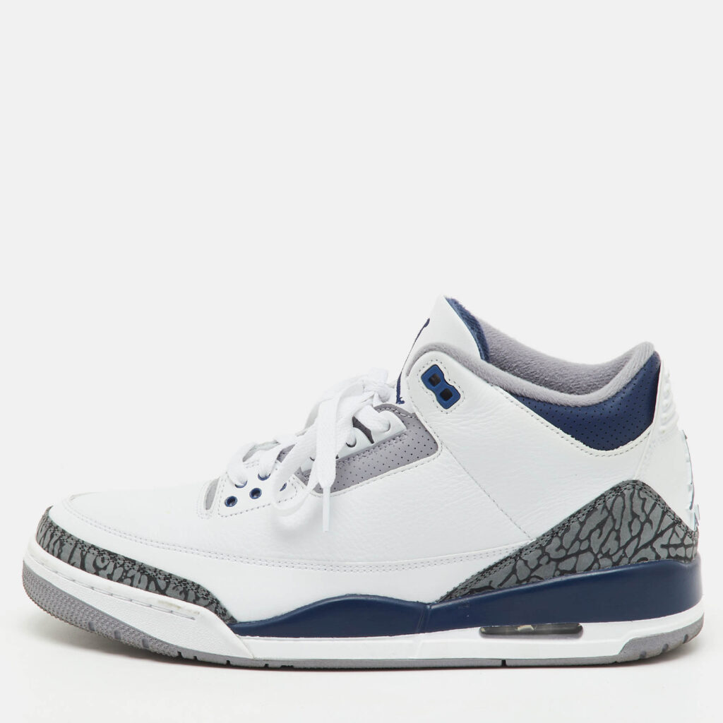 Air Jordans White/Navy Blue Leather Jordan 3 Retro Midnight Navy Sneakers Size 45 Air Jordans White/Navy Blue Leather Jordan 3 Retro Midnight Navy Sneakers Size 45